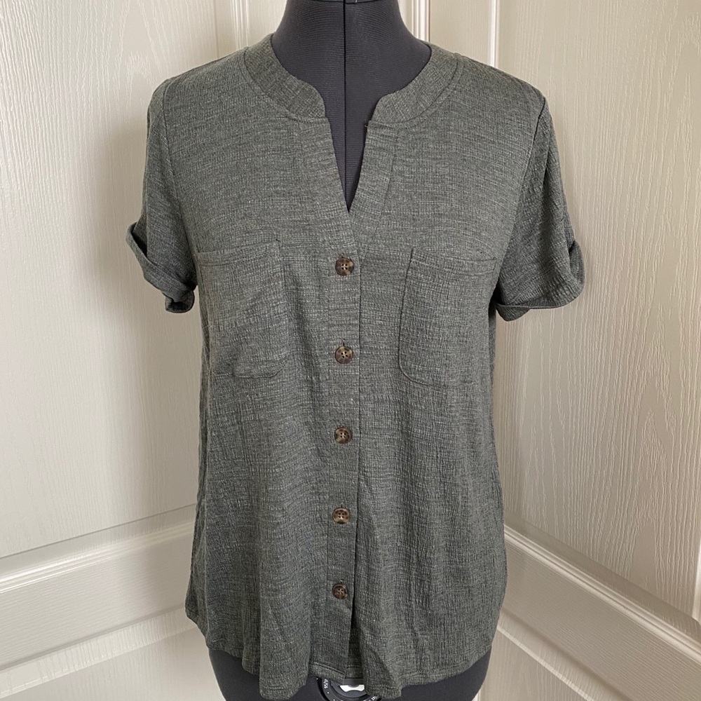Cable & Gauge Button-Front Crinkle Top